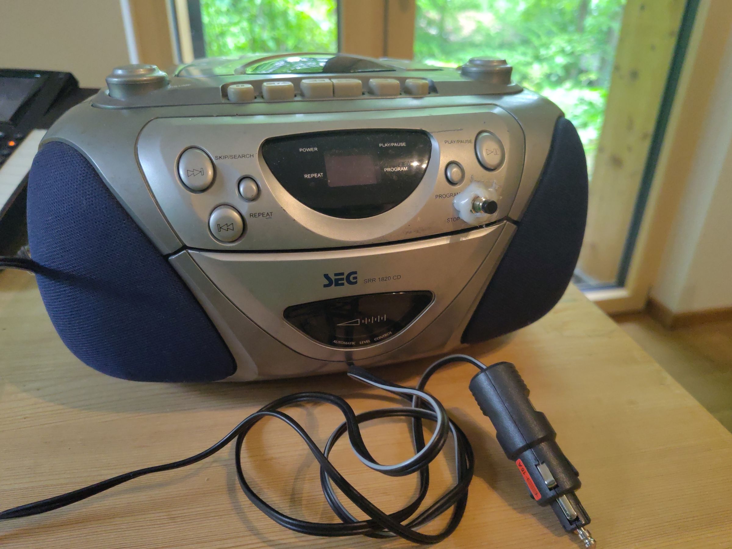 CD Player mit 24 V Stecker